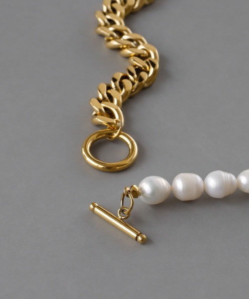 abaskdesign（アバスクデザイン）の「金属アレルギー対応  淡水パール&喜平チェーンチョーカーネックレス（チョーカー・レディース・ゴールド・FREE）」の2枚目の写真