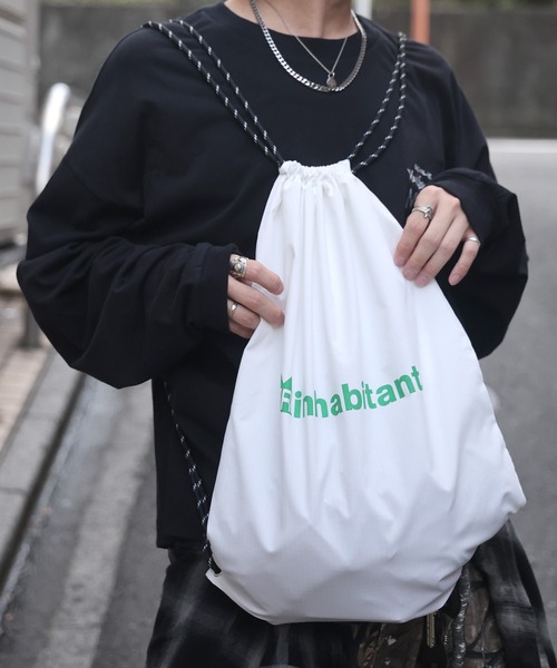 INHABITANT（インハビタント）の「【INHABITANT】ワンポイント ブランドロゴプリント ベーシック ナップザック メンズ レディース（バックパック/リュック・メンズ・グリーン/オレンジ/イエロー/ブラック/ブルー/グレー/ホワイト/パープル・FREE）」の13枚目の写真