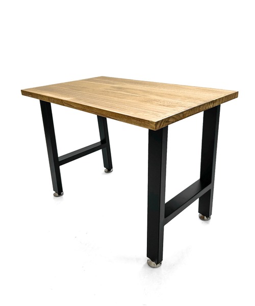 【未来工房】一点物ですパイン材　アイアンレッグのカフェテーブル ハンドメイド パイン材 アイアンレッグのカフェテーブル ハンドメイド <未来