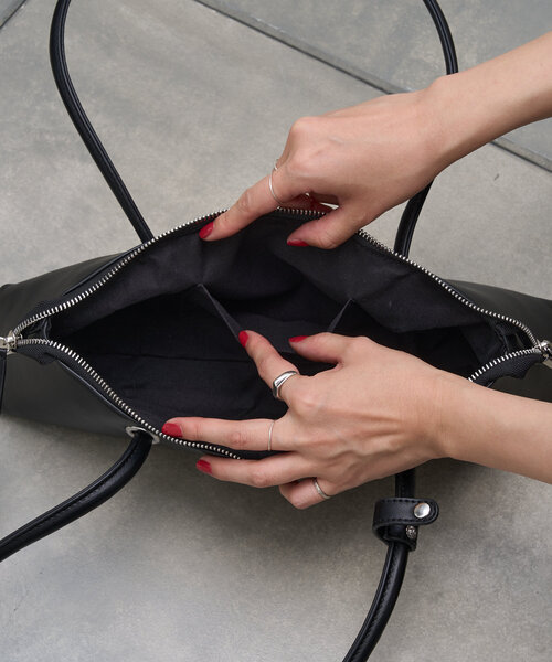 SHENERY（シーナリー）の「フルートバッグ（トートバッグ・レディース・ブラック/オフホワイト・FREE）」の6枚目の写真