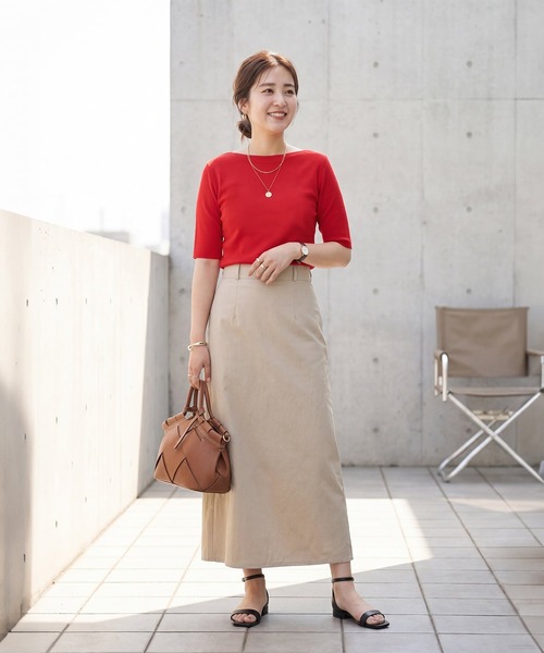 STYLE DELI(スタイルデリ)の「サラッとした5分袖ボートネックニットB(ニット/セーター・レディース・ブラック/ホワイト/イエロー・MEDIUM)」の4枚目の写真