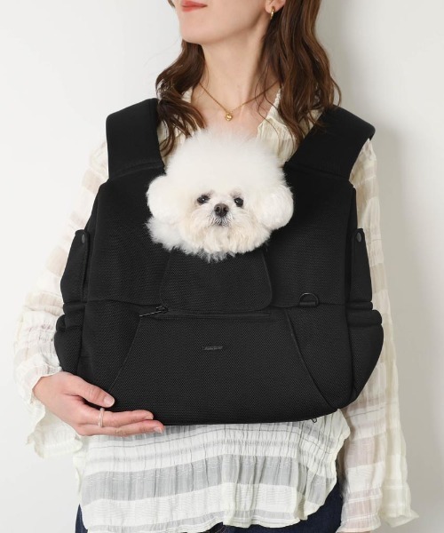 moncheri(モンシェリ)の「軽量メッシュフロントリュックメッシュ付き【2サイズ展開・飛び出し防止リード付・9㎏まで対応】(ペット用キャリーケース・レディース・ベージュ/ブラック・S/M/XS)」の12枚目の写真