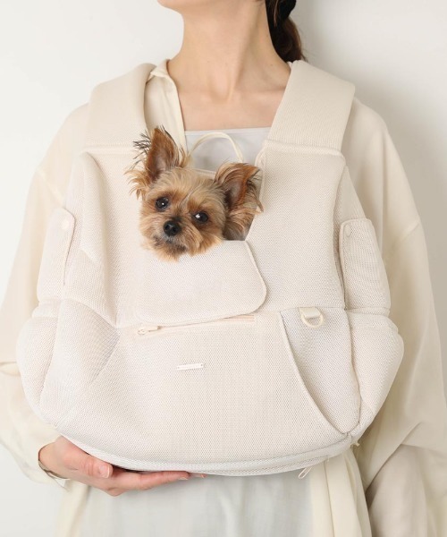 moncheri(モンシェリ)の「軽量メッシュフロントリュックメッシュ付き【2サイズ展開・飛び出し防止リード付・9㎏まで対応】(ペット用キャリーケース・レディース・ベージュ/ブラック・S/M/XS)」の19枚目の写真
