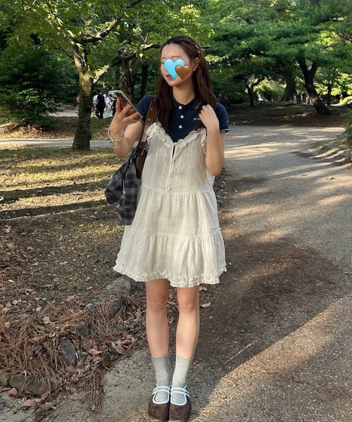 nui nullu(ヌイヌル)の「【nui nullu】前後2WAYレタリング刺繍レースキャミワンピース(ワンピース・レディース・ブラウン/ホワイト/ブラック・FREE)」の4枚目の写真