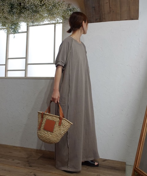 CORNERS by KR（コーナーズバイケーアール）の「【CORNERS by KR】ピグメントデザインカットロングワンピース（ワンピース・レディース・カーキ/ブラック/チャコールグレー・L/M）」の4枚目の写真