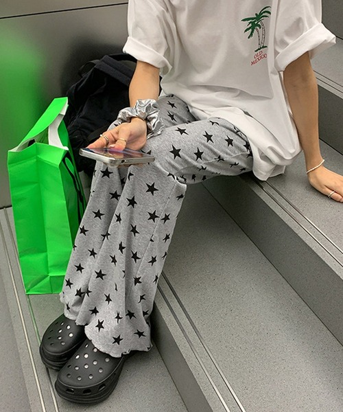 MEMECLE（メメクル）の「【 MEMECLE / メメクル 】スターデザインフレアパンツ（その他パンツ・レディース・グレー・M/L/S）」の4枚目の写真