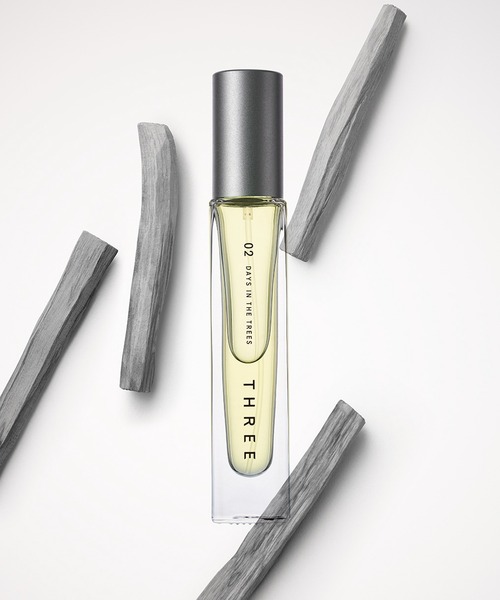 THREE エッセンシャルセンツ R（10mL）02 DAYS IN THE TREES（香水