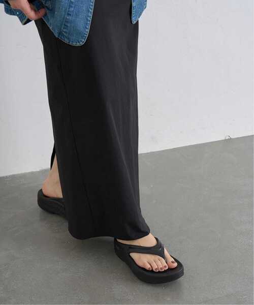 U by SPICK&SPAN(ユーバイスピックアンドスパン)の「《追加》OOFOS /ウーフォス O Omega2(サンダル・レディース・ブラック/タン・23cm/24cm/25cm)」の4枚目の写真