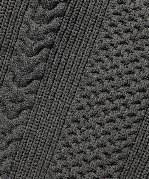 ADAM ET ROPE'（アダムエロペ）の「【WEB限定】ボリューム ケーブル オーバーサイズ カーディガン / 超軽量 / ユニセックス（カーディガン/ボレロ・メンズ・レッド系その他4/チャコールグレー/オフホワイト/スミクロ・M/L）」の22枚目の写真