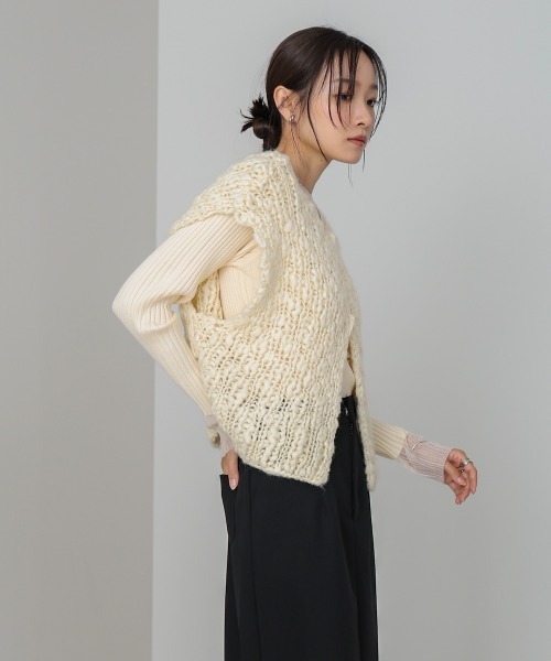 Bab(バブ)の「ハンドニットベスト(ベスト・レディース・アイボリー/ブラック・FREE)」の7枚目の写真