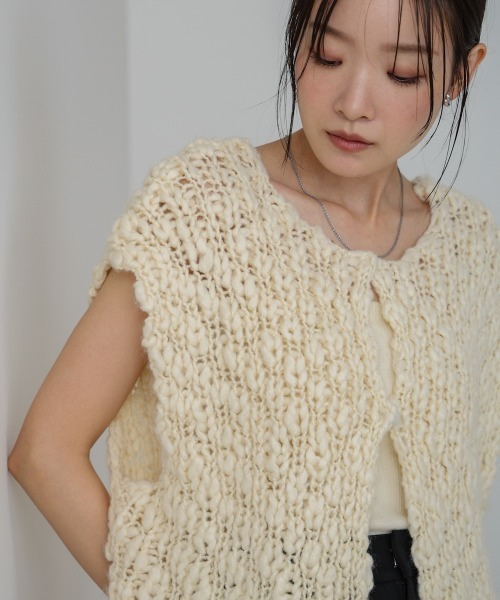 Bab(バブ)の「ハンドニットベスト(ベスト・レディース・アイボリー/ブラック・FREE)」の9枚目の写真