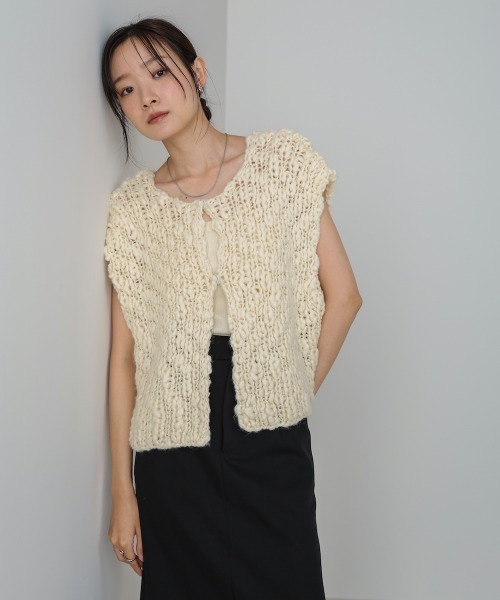 Bab(バブ)の「ハンドニットベスト(ベスト・レディース・アイボリー/ブラック・FREE)」の10枚目の写真