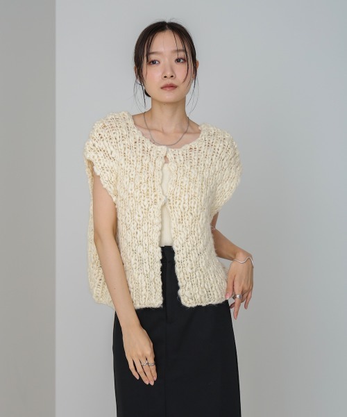 Bab(バブ)の「ハンドニットベスト(ベスト・レディース・アイボリー/ブラック・FREE)」の12枚目の写真