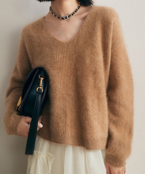 CADBURY(キャドバリー)の「シンプルVネックモヘアニットトップス(ニット/セーター・レディース・グレー/レッド/ブラウン/ベージュ・FREE)」の3枚目の写真