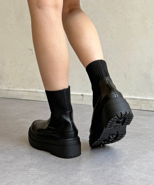 CPCM（シーピーシーエム）の「厚底ニットブーツ（ブーツ・レディース・ブラウン/ブラック/アイボリー・MEDIUM/LARGE）」の4枚目の写真