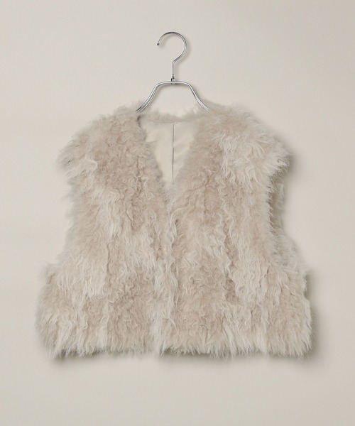 A part by（アパートバイ）の「フェイクファーショートベスト（ベスト・レディース・ライトグレー/ベージュ・FREE）」の2枚目の写真