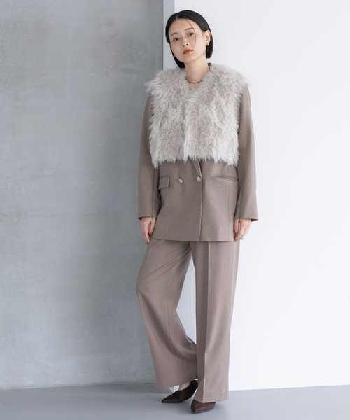 A part by（アパートバイ）の「フェイクファーショートベスト（ベスト・レディース・ライトグレー/ベージュ・FREE）」の16枚目の写真