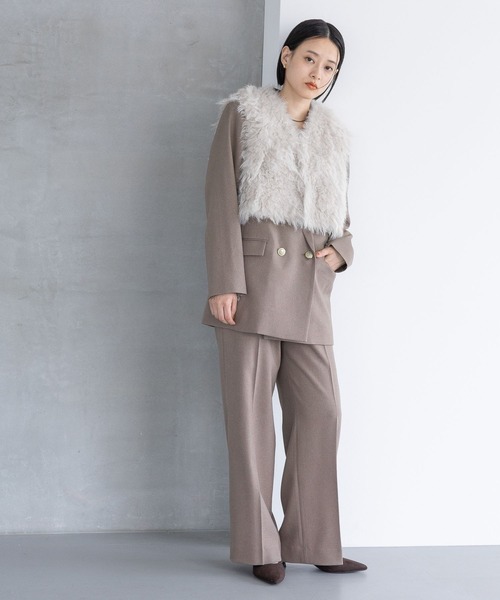 A part by（アパートバイ）の「フェイクファーショートベスト（ベスト・レディース・ライトグレー/ベージュ・FREE）」の18枚目の写真