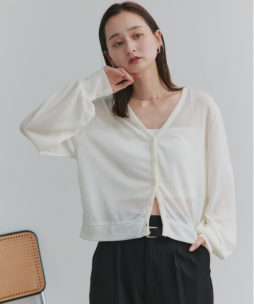 ad thie（アドティエ）の「袖ボリューム Vネック シアーカーディガン（カーディガン/ボレロ・レディース・ライトグレー/アイボリー/ブラック/レッド・FREE）」の8枚目の写真