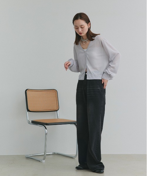 ad thie（アドティエ）の「袖ボリューム Vネック シアーカーディガン（カーディガン/ボレロ・レディース・ライトグレー/アイボリー/ブラック/レッド・FREE）」の22枚目の写真