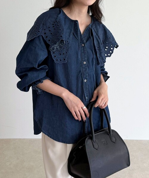 fredy emue（フレディエミュ）の「エンブロイダリーケープカラーデニムブラウス（シャツ/ブラウス・レディース・ネイビー/ブルー・38）」の21枚目の写真