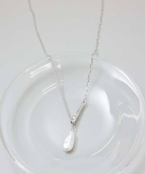 ROPE' PICNIC（ロペピクニック）の「バロックパールトップＹ字ネックレス（ネックレス・レディース・ゴールド/シルバー・FREE）」の2枚目の写真