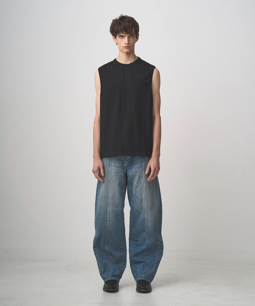 Juha（ユハ）の「SIGNATURE NO-SLEEVE（タンクトップ・メンズ・チャコールグレー/ブラック/ホワイト・3/4）」の17枚目の写真