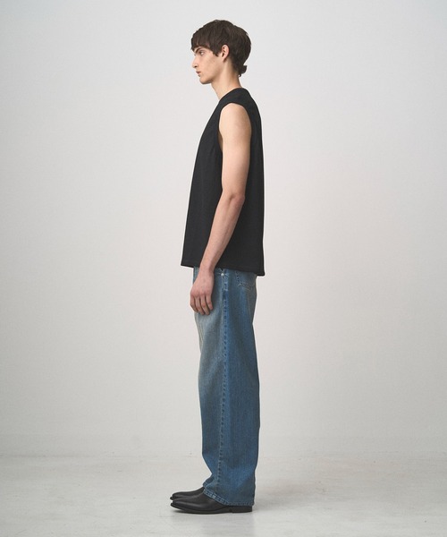 Juha（ユハ）の「SIGNATURE NO-SLEEVE（タンクトップ・メンズ・チャコールグレー/ブラック/ホワイト・3/4）」の18枚目の写真