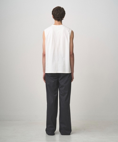 Juha（ユハ）の「SIGNATURE NO-SLEEVE（タンクトップ・メンズ・チャコールグレー/ブラック/ホワイト・3/4）」の5枚目の写真