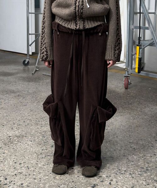 OPEN Yy(オープンワイワイ)の「【Geek Office / ギークオフィス】OPEN YY Woven ROLLED WAIST VELOUR CARGO(カーゴパンツ・レディース・ブラウン/ブラック・SMALL)」の1枚目の写真