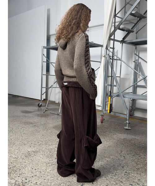 OPEN Yy(オープンワイワイ)の「【Geek Office / ギークオフィス】OPEN YY Woven ROLLED WAIST VELOUR CARGO(カーゴパンツ・レディース・ブラウン/ブラック・SMALL)」の4枚目の写真