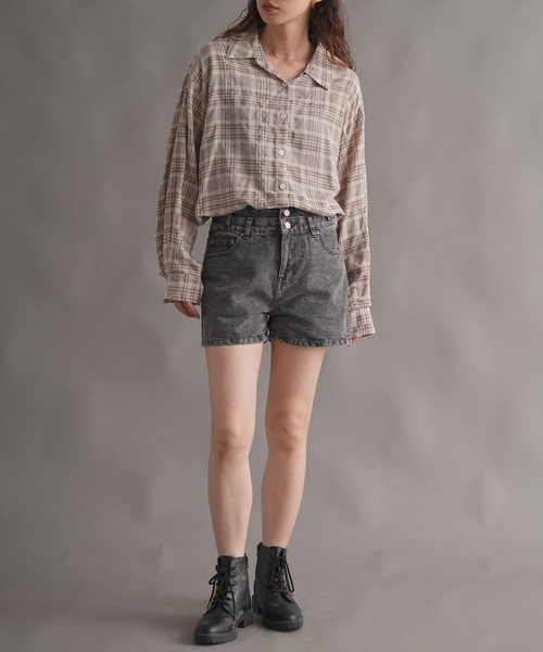 .WORKS(ドットワークス)の「デニムショートパンツ(デニムパンツ・レディース・ブルー/ライトブルー/ダークグレー・61/64)」の2枚目の写真