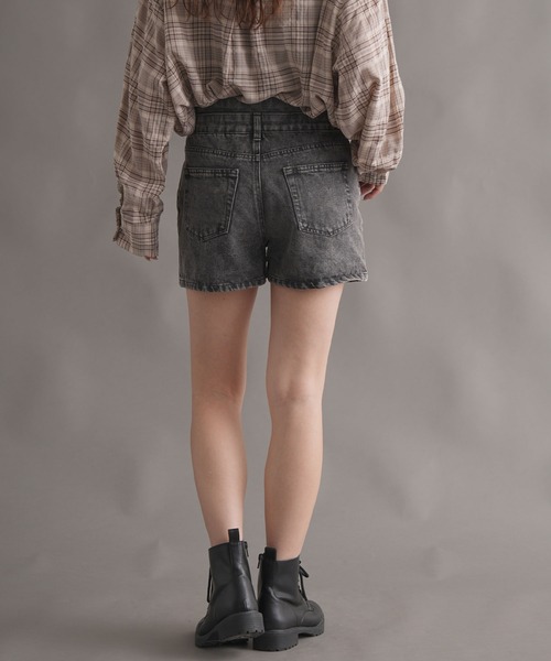 .WORKS(ドットワークス)の「デニムショートパンツ(デニムパンツ・レディース・ブルー/ライトブルー/ダークグレー・61/64)」の5枚目の写真