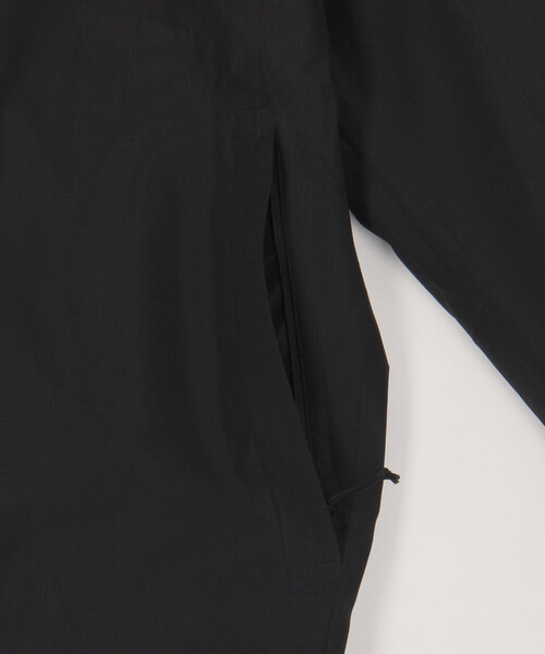 FREAK'S STORE（フリークスストア）の「限定展開 OAKLEY/オークリー ELEMENTS SHELL JACKET 2.0 / FOA406090（ナイロンジャケット・メンズ・ブラック・SMALL/LARGE/MEDIUM）」の10枚目の写真