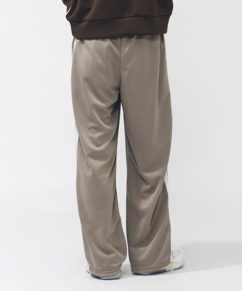 TIGORA(ティゴラ)の「ティゴラ TIGORA ワイドトラックパンツ(その他パンツ・レディース・ライトベージュ/ブラック/チャコールグレー/グリーン・S/M/L/XL)」の17枚目の写真