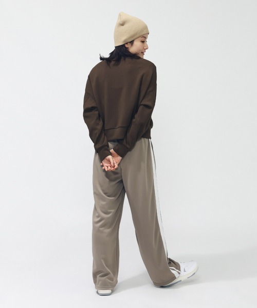 TIGORA(ティゴラ)の「ティゴラ TIGORA ワイドトラックパンツ(その他パンツ・レディース・ライトベージュ/ブラック/チャコールグレー/グリーン・S/M/L/XL)」の14枚目の写真