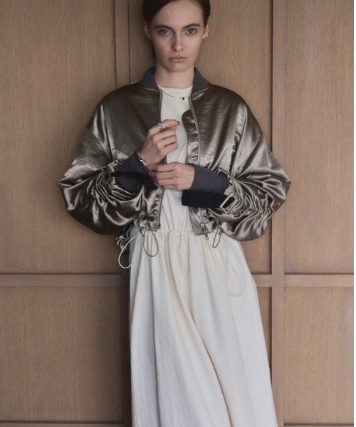 Muel Chic(ミュエルシック)の「Lay sweat one-piece レイスウェットワンピース(ワンピース・レディース・ブラック/オフホワイト/オレンジ・MEDIUM/SMALL)」の5枚目の写真