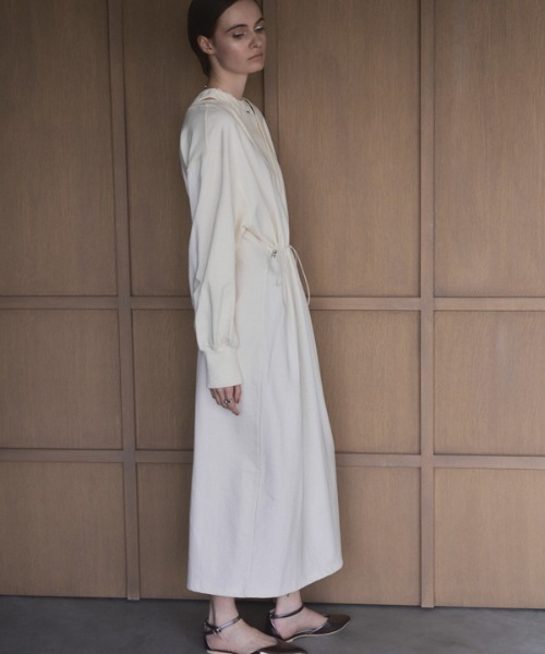 Muel Chic(ミュエルシック)の「Lay sweat one-piece レイスウェットワンピース(ワンピース・レディース・ブラック/オフホワイト/オレンジ・MEDIUM/SMALL)」の22枚目の写真
