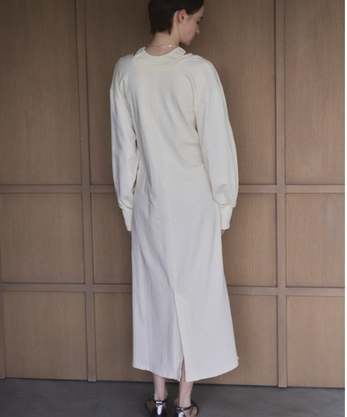 Muel Chic(ミュエルシック)の「Lay sweat one-piece レイスウェットワンピース(ワンピース・レディース・ブラック/オフホワイト/オレンジ・MEDIUM/SMALL)」の21枚目の写真
