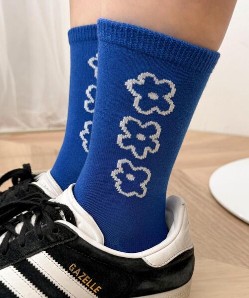 WEGO(ウィゴー)の「WEGO/手書き風3連フラワーソックス(ソックス/靴下・レディース・ブルー/ホワイト/ブラック・23-25cm)」の1枚目の写真