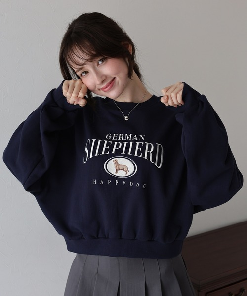 BLUEEAST(ブルーイースト)の「ゴールデンシェパード刺繍スウェット(スウェット・レディース・ネイビー/アイボリー/グレー・MEDIUM)」の1枚目の写真