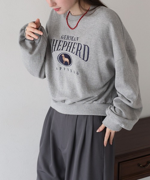 BLUEEAST(ブルーイースト)の「ゴールデンシェパード刺繍スウェット(スウェット・レディース・ネイビー/アイボリー/グレー・MEDIUM)」の18枚目の写真