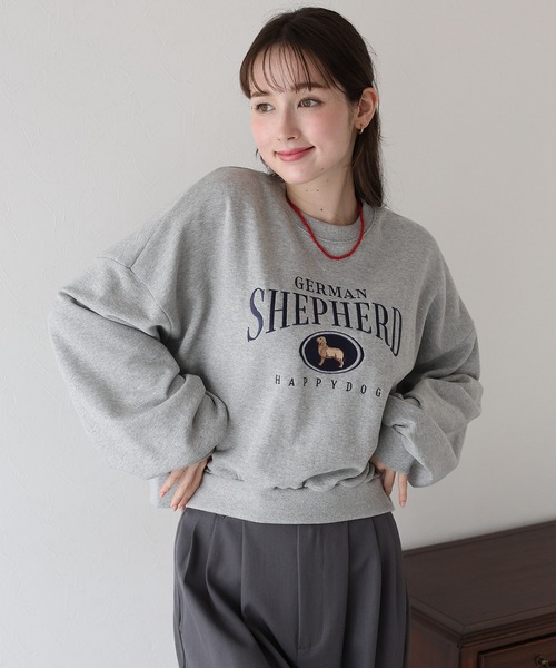 BLUEEAST(ブルーイースト)の「ゴールデンシェパード刺繍スウェット(スウェット・レディース・ネイビー/アイボリー/グレー・MEDIUM)」の7枚目の写真