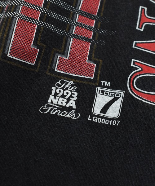 NBA/NFL/NHL/MLB(エヌビーエーエヌエフエルエヌエイチエルエムエルビー)の「【USED】90’s ONITA “NBA Chicago Bulls” バスケ Tシャツ USA製(Tシャツ/カットソー・メンズ・ブラック・LARGE)」の5枚目の写真