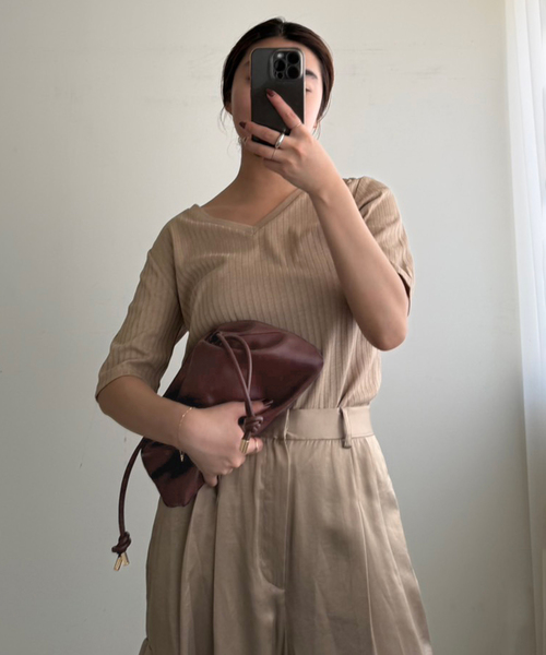 SLOBE IENA（スローブイエナ）の「《追加3》SLOBE 3WAY スムース巾着バッグ（クラッチバッグ・レディース・ブラック/ボルドー・FREE）」の19枚目の写真