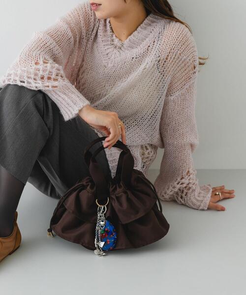 RODE SKO(ロデスコ)の「軽量フリルキンチャクバッグ(ハンドバッグ・レディース・ベージュ/ブラウン/ブラック・ONE)」の3枚目の写真