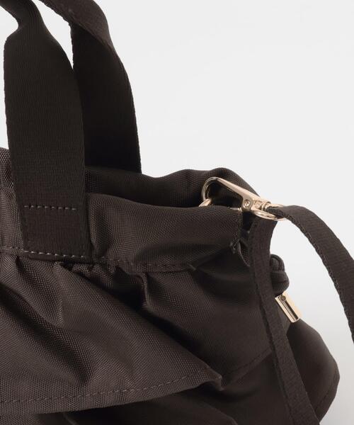 RODE SKO(ロデスコ)の「軽量フリルキンチャクバッグ(ハンドバッグ・レディース・ベージュ/ブラウン/ブラック・ONE)」の7枚目の写真