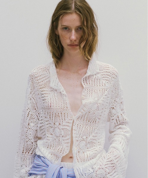 TODAYFUL(トゥデイフル)の「Crochet Lace Shirts(シャツ/ブラウス・レディース・キナリ/ブラック・FREE)」の3枚目の写真