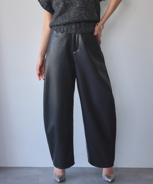 2025AW】フェイクレザー カーブパンツ【洗える】（その他パンツ