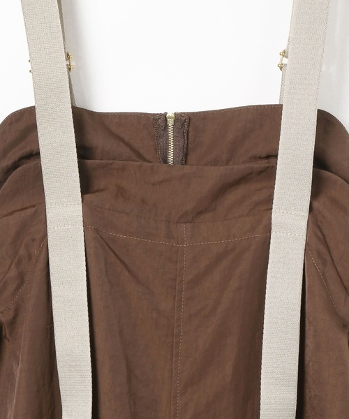 BAYFLOW（ベイフロー）の「[シルエット調整可能]ナイロンサロペット（サロペット/オーバーオール・レディース・チャコール/ブラウン・FREE）」の10枚目の写真